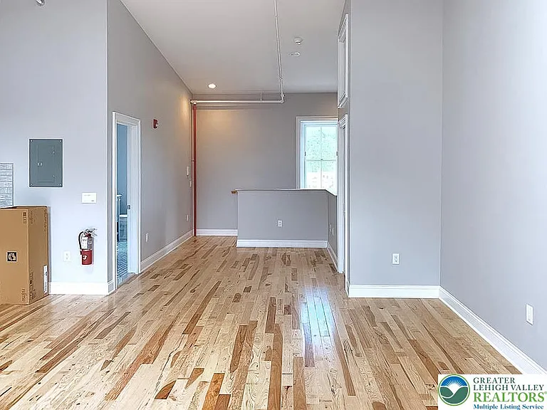 326 Church St N #2 — Photo 16