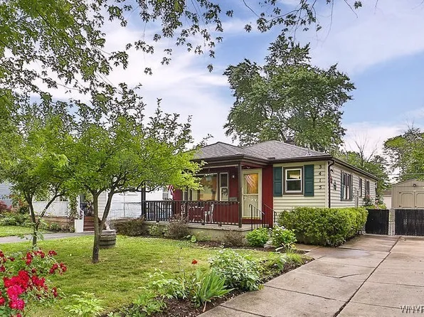 3415 Wallace Dr, Grand Island, NY 14072