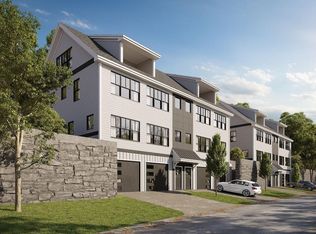 192 1st St, Lowell, MA 01850