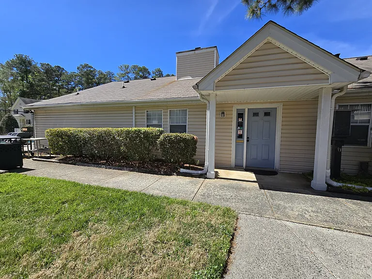 117 Kingsbury Dr — Photo 52