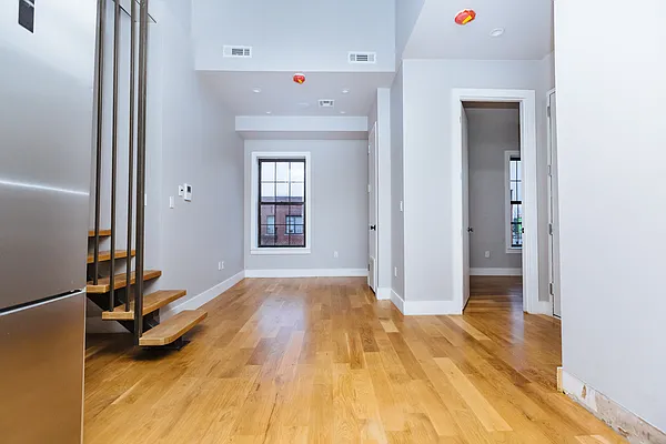 Rented by Nooklyn NYC LLC | media 43