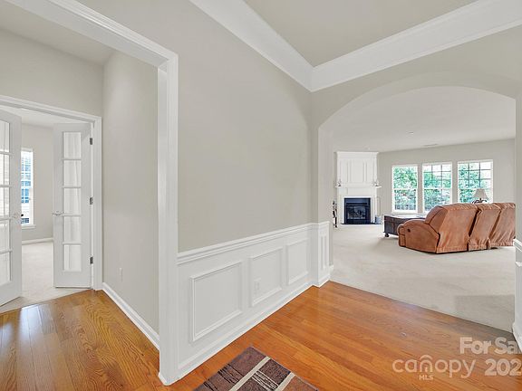 3rd image of 23144 Kingfisher Dr