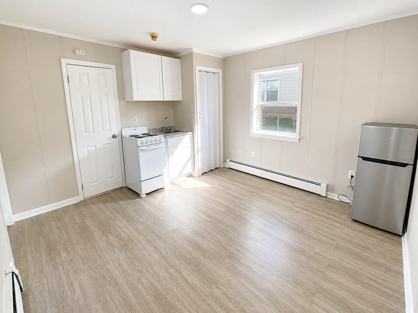 Studio, 450 sqft, $1,295 — Photo 1