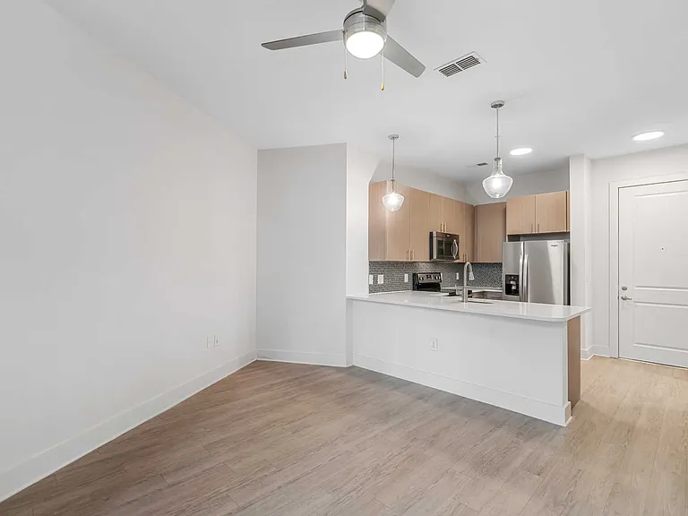 Arlo Decatur Apartments — Photo 26