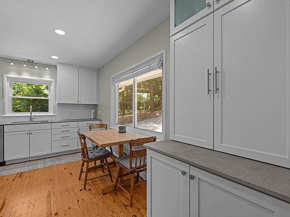 2nd image of 107 Ledge Ln