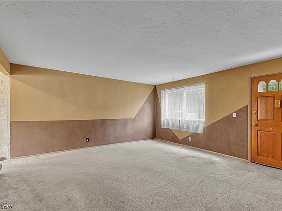 2nd image of 6051 Glenway Dr APT Q