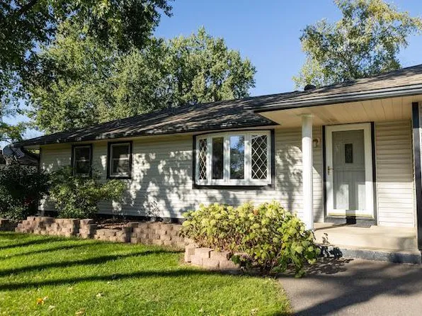 7949 Penn Ave N, Brooklyn Park, MN 55444