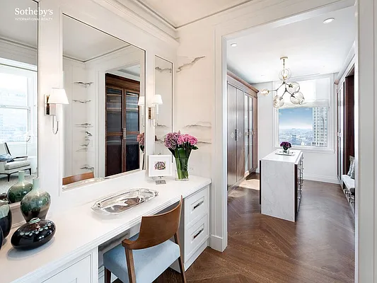 Sold by Sotheby's International Realty | media 27