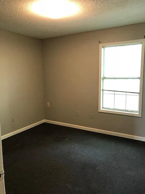 3 bed, 1800 sqft, $1,350 — Photo 4