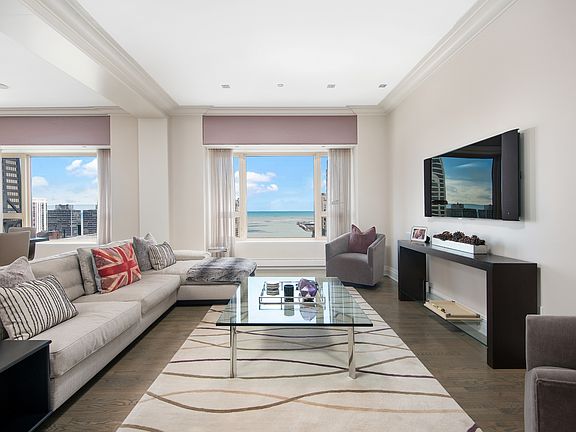 5th image of 800 N Michigan Ave APT 2301