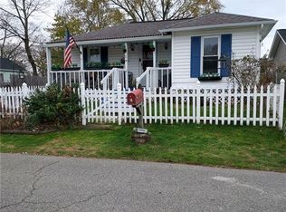 14 Noyes St, Warwick, RI 02886