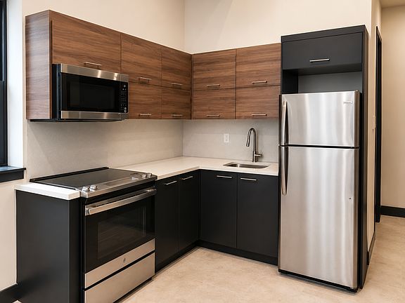 2nd image of 83 Humboldt St #Penthouse