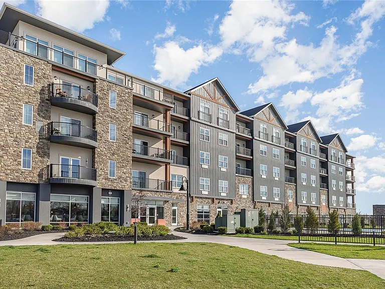 205 Lakeshore Dr #403 — Photo 7