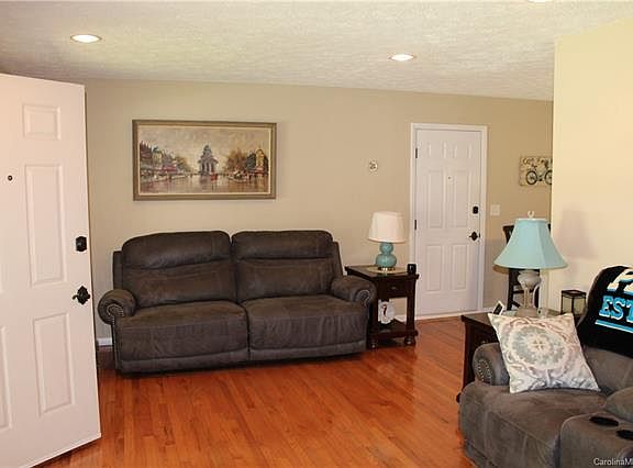 3rd image of 538 Carson Dr