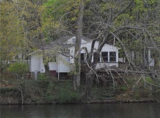 18 Echo Point Rd, Guilford, CT 06437