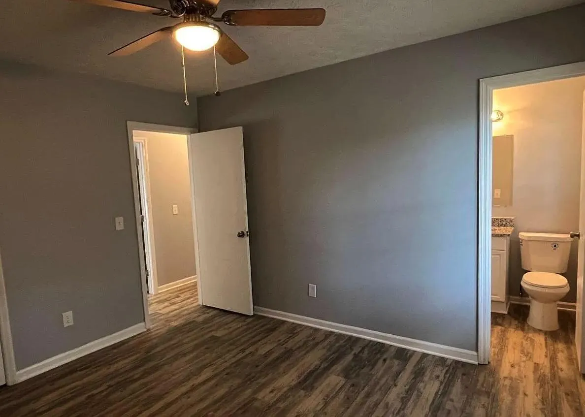3 bed, 1.5 bath, 1101 sqft, $1,650 — Photo 2