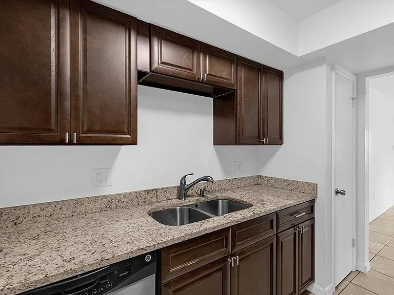 5214 Kempston Dr — Photo 11