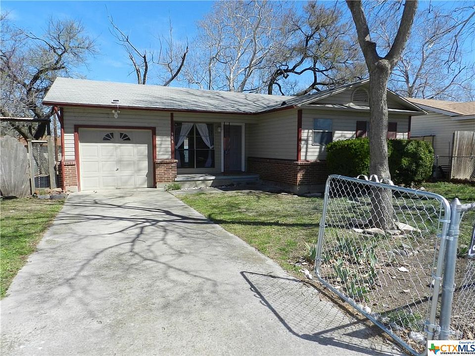 1st image of 906 Cove Ave
