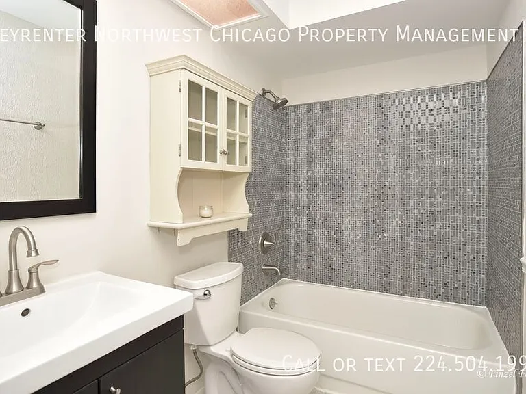 1212 Stratford Ln — Photo 10