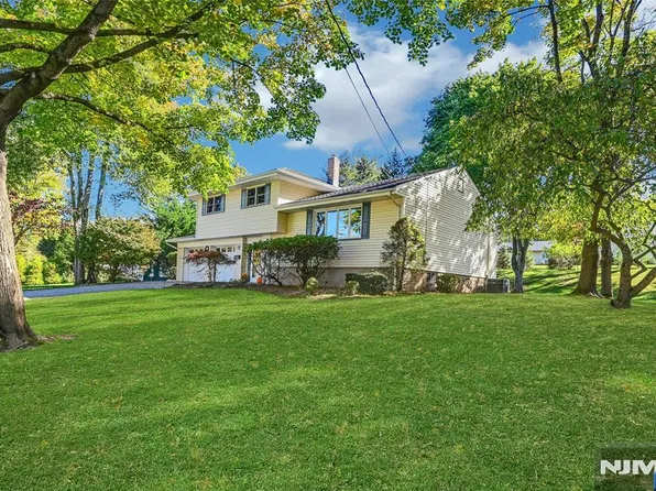 15 Windsor Court, Norwood, NJ 07648