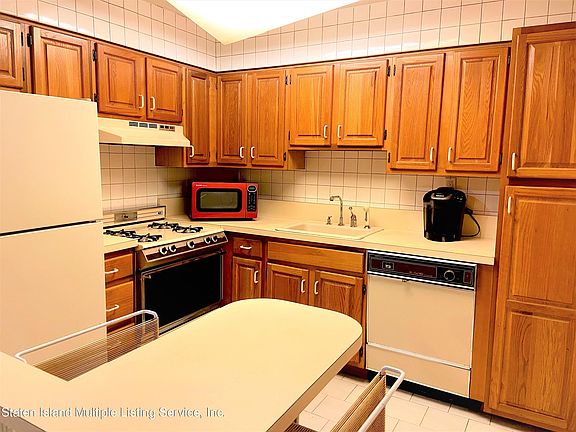 4th image of 10 Bay Street Lndg #4f-apt 4F