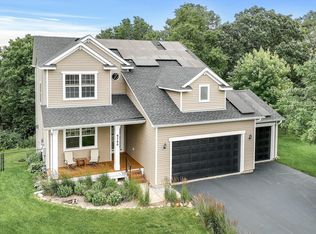 6780 Oak Ridge Ct, Shakopee, MN 55379