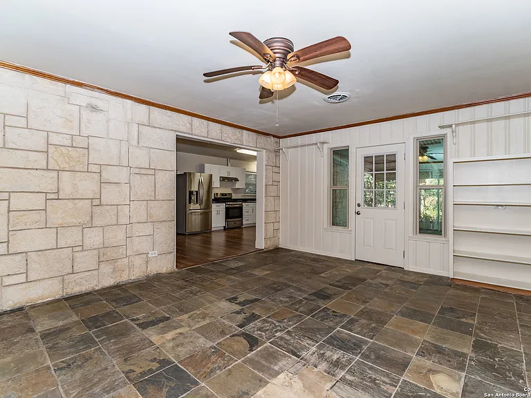339 E Nottingham Dr — Photo 12