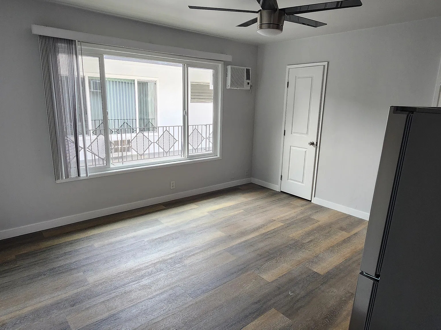 Cozy Upgraded Studio — Photo 2
