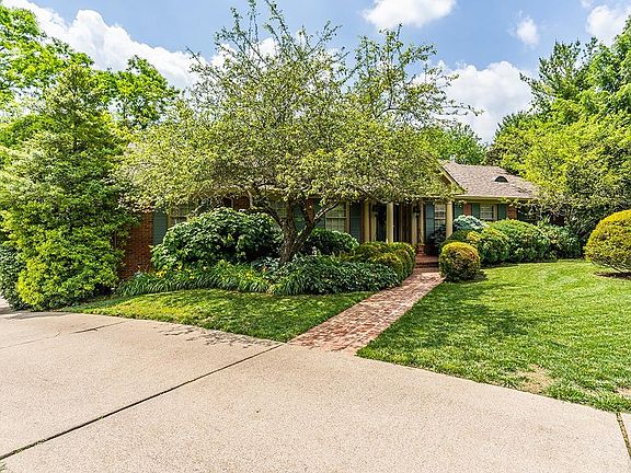 2nd image of 1316 Strawberry Ln