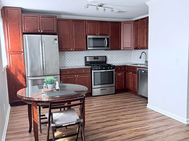 34 Gray St #3 — Photo 2