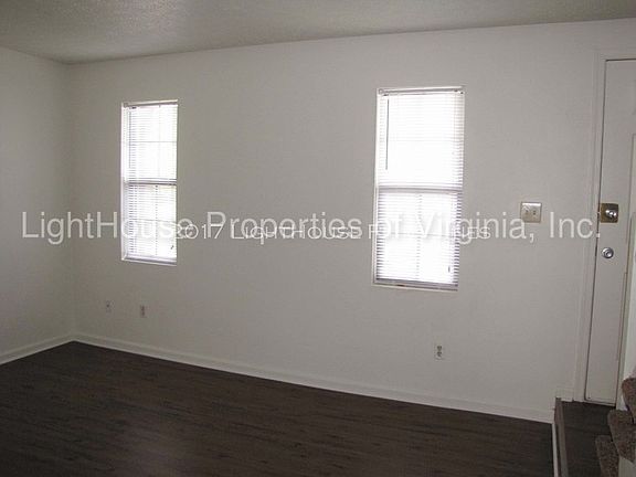 4th image of 16 Cape Fear Ct