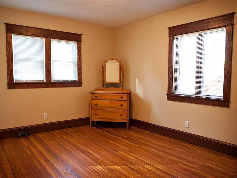 101 8th Ave SE #1 — Photo 8