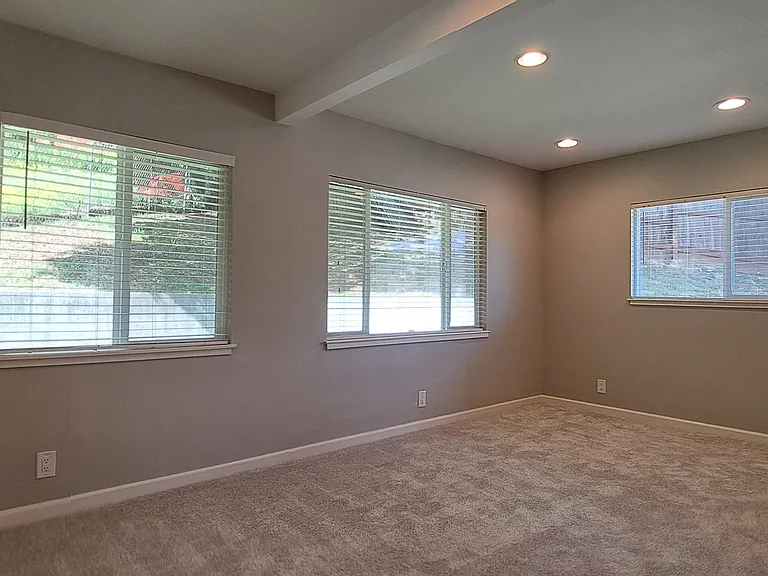 8019 Sterling Dr — Photo 9