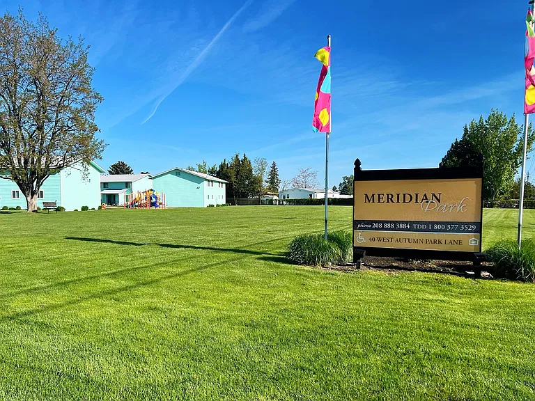 Meridian Park Apartments — Photo 4