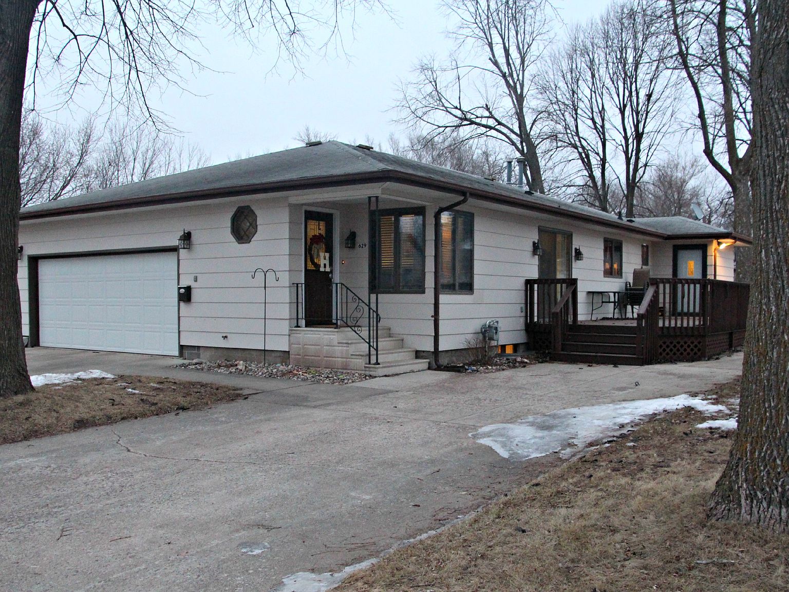 629 S Wind St, Flandreau, SD 57028 Zillow