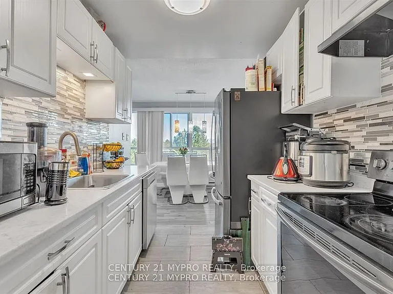 600 Grenfell Dr #410 — Photo 10