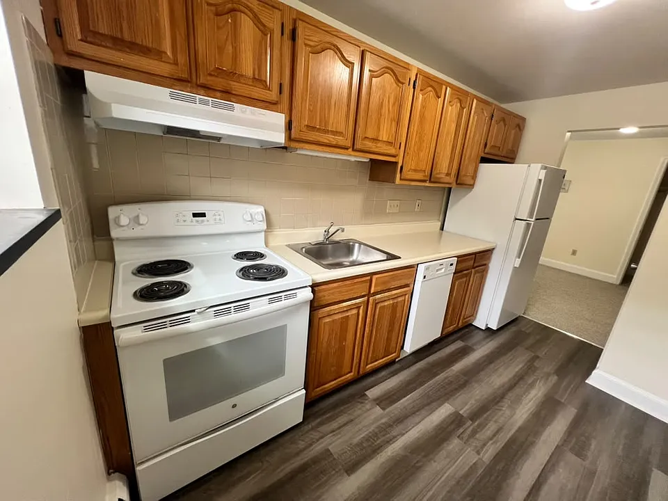 8 Brattle Dr #11