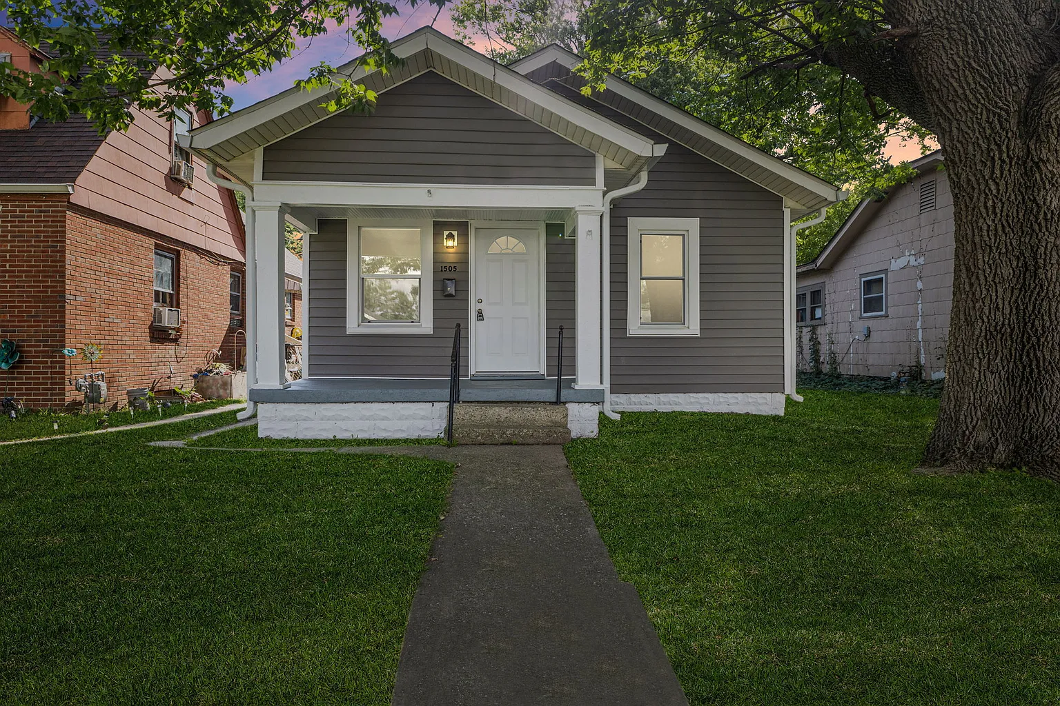 1505 N Chester Ave photo 1
