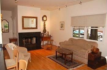 1st image of 1914 N Oakley Ave