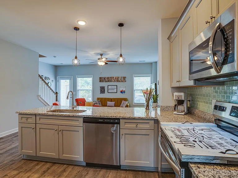 248 Mansfield Dr — Photo 12