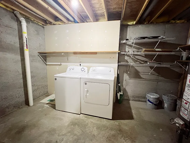 990 Emerald Dr — Photo 14