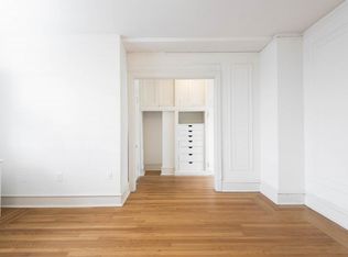 2102 Walnut St #5X, Philadelphia, PA 19103