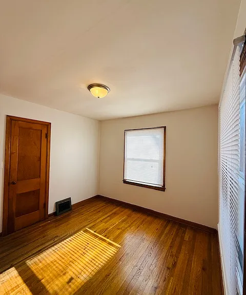 831 S Erie St — Photo 11