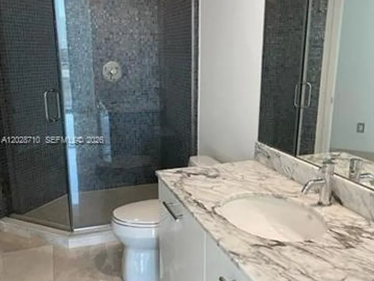 55 SE 6th St #1502 — Photo 17