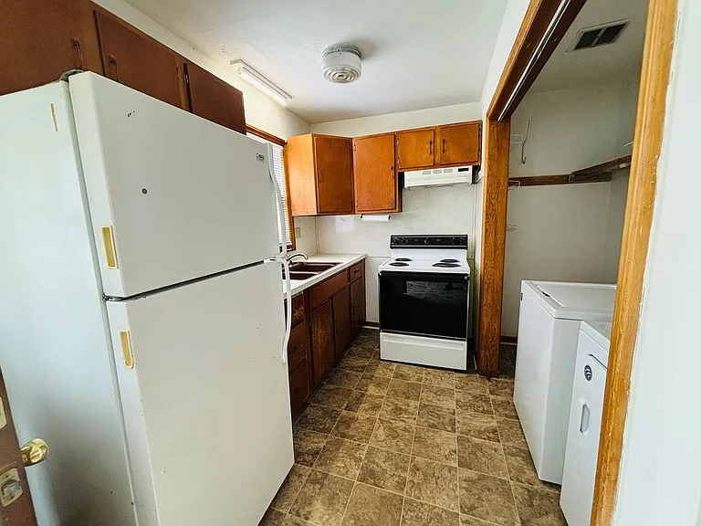 106 Lucas Dr #5 — Photo 5