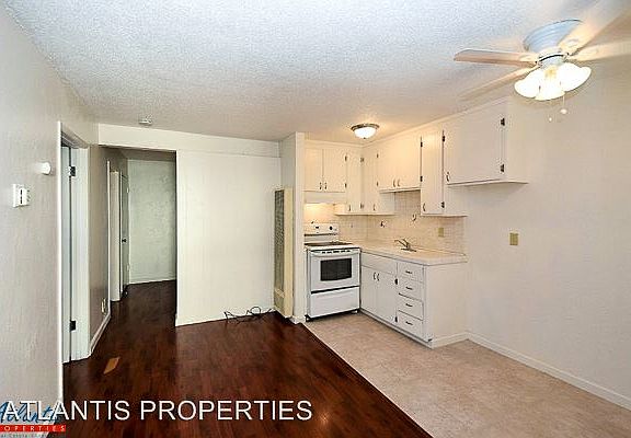 2nd image of 132 N 5th St APT 06