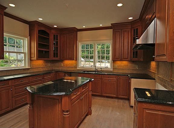 KITCHEN OF PARADE HILL