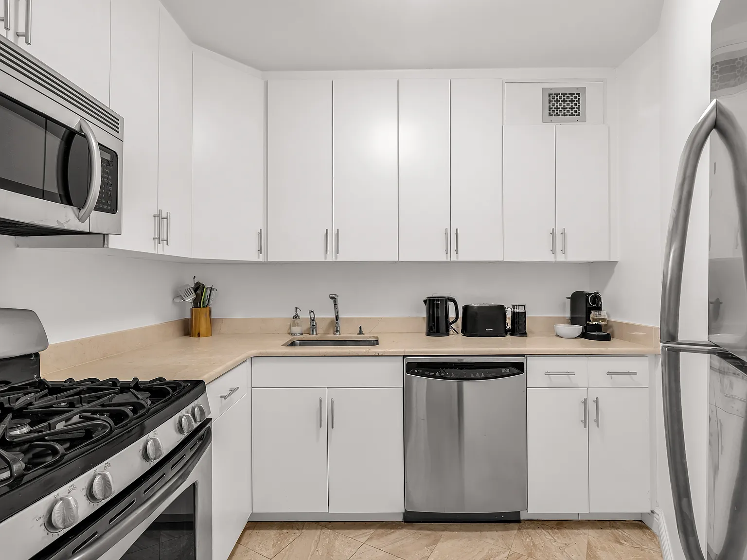 30 W 63rd St — Photo 3