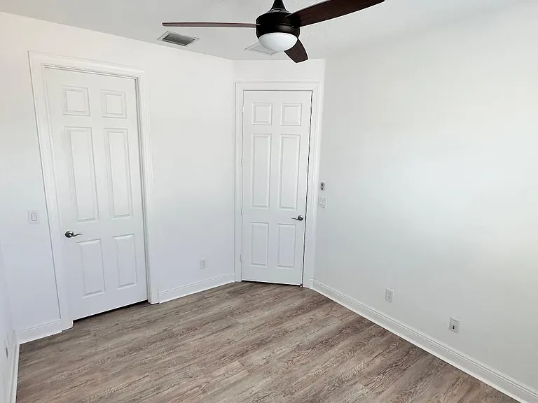 1856 Red Oak Ter — Photo 21