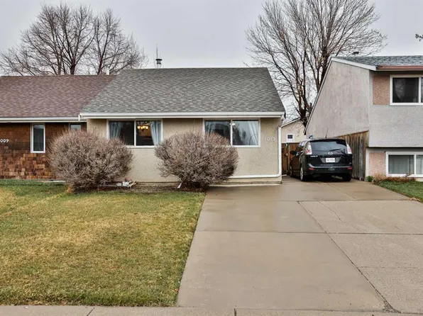 1013 S Saint David Rd N, Lethbridge, AB T1H 5A5